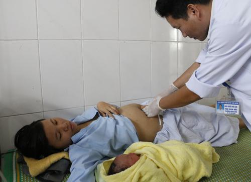 Bệnh viện đa khoa Cẩm Xuyên cấp cứu thành công trường hợp thai nhi bị sa dây rốn