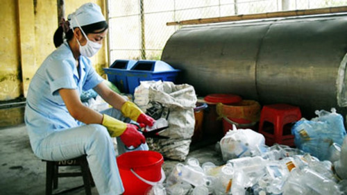 Bệnh viện đa khoa huyện Cẩm Xuyên triển khai giảm thiểu chất thải nhựa trong y tế